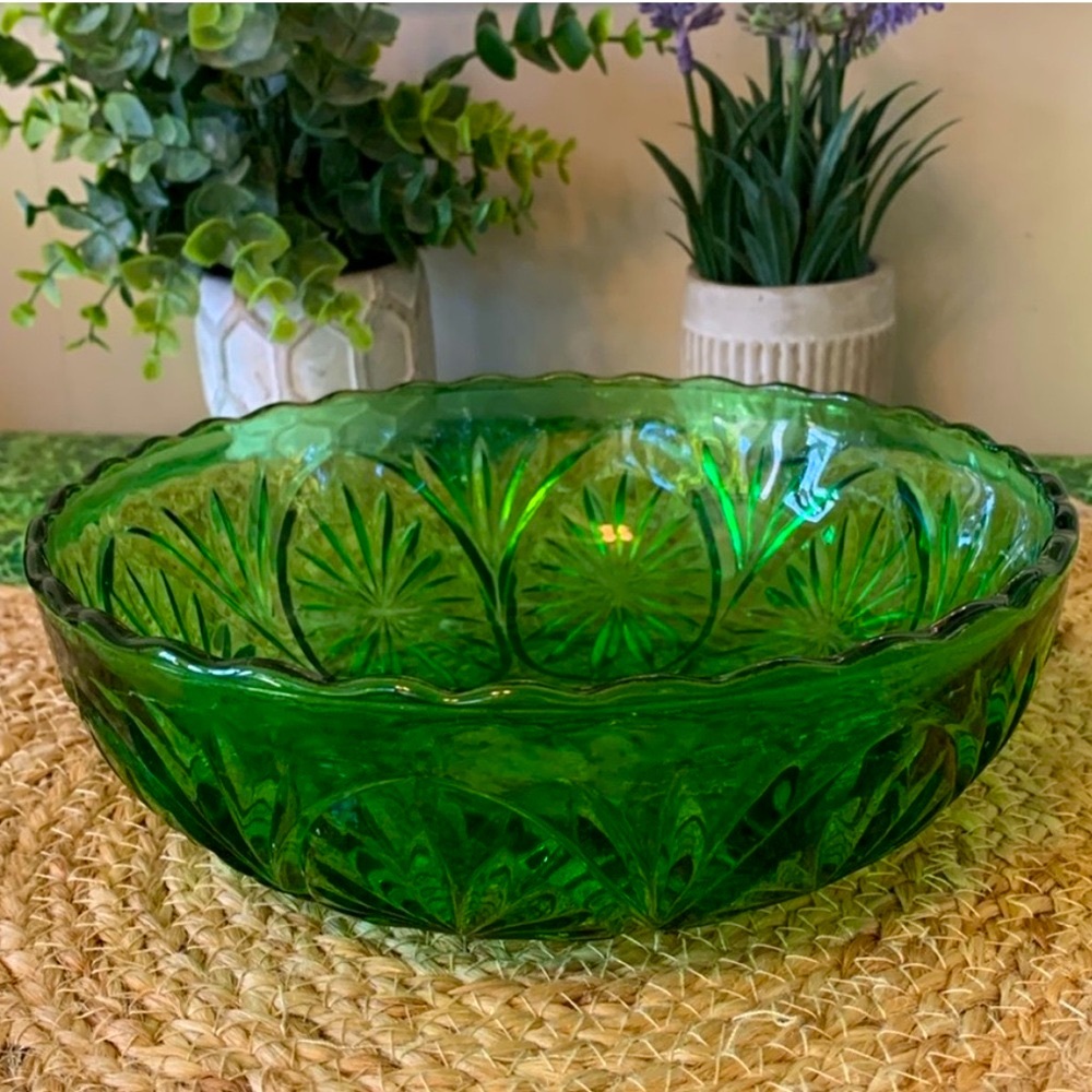 Anchor Hocking Starburst Medallion Patterned Bowl, Spearmint Green